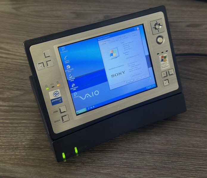 File:VGN-U750P docked.jpg